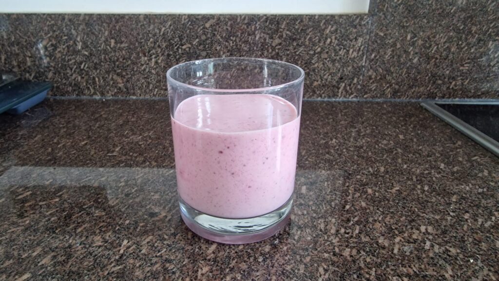 Finished milk kefir smoothie in a glass